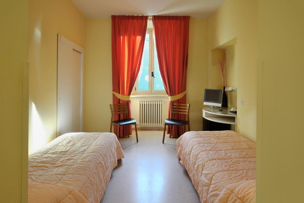 Hotel Eden Перуджа Екстериор снимка
