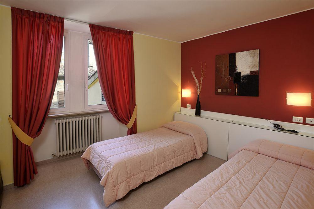 Hotel Eden Перуджа Екстериор снимка
