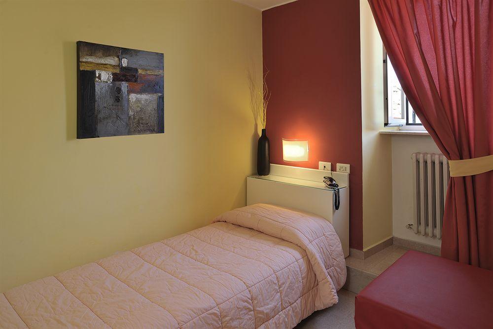 Hotel Eden Перуджа Екстериор снимка
