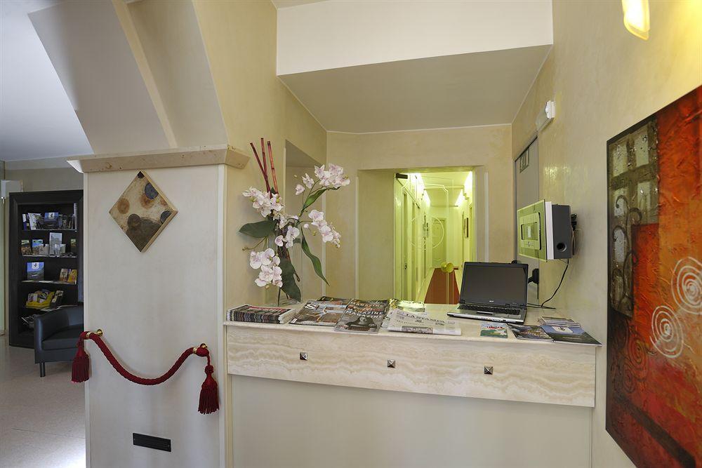 Hotel Eden Перуджа Екстериор снимка