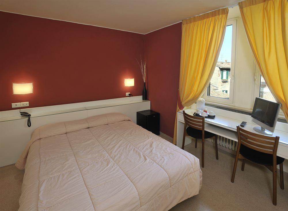 Hotel Eden Перуджа Екстериор снимка