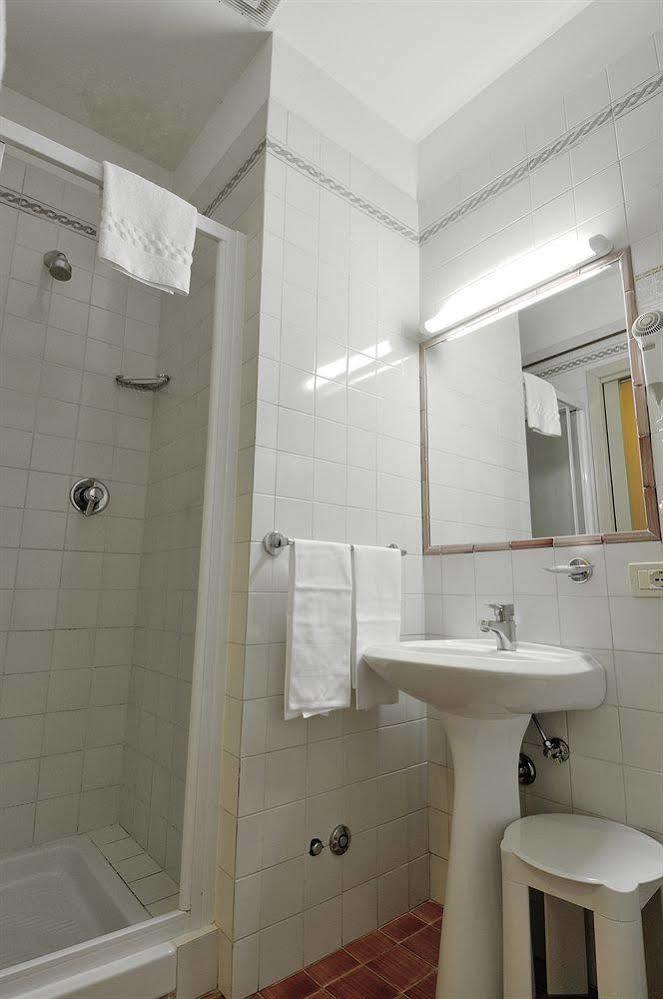 Hotel Eden Перуджа Екстериор снимка