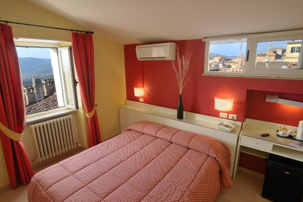 Hotel Eden Перуджа Екстериор снимка
